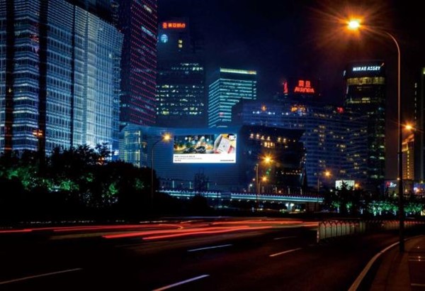 上海是浦东世纪大道金茂大厦LED屏-pp电子